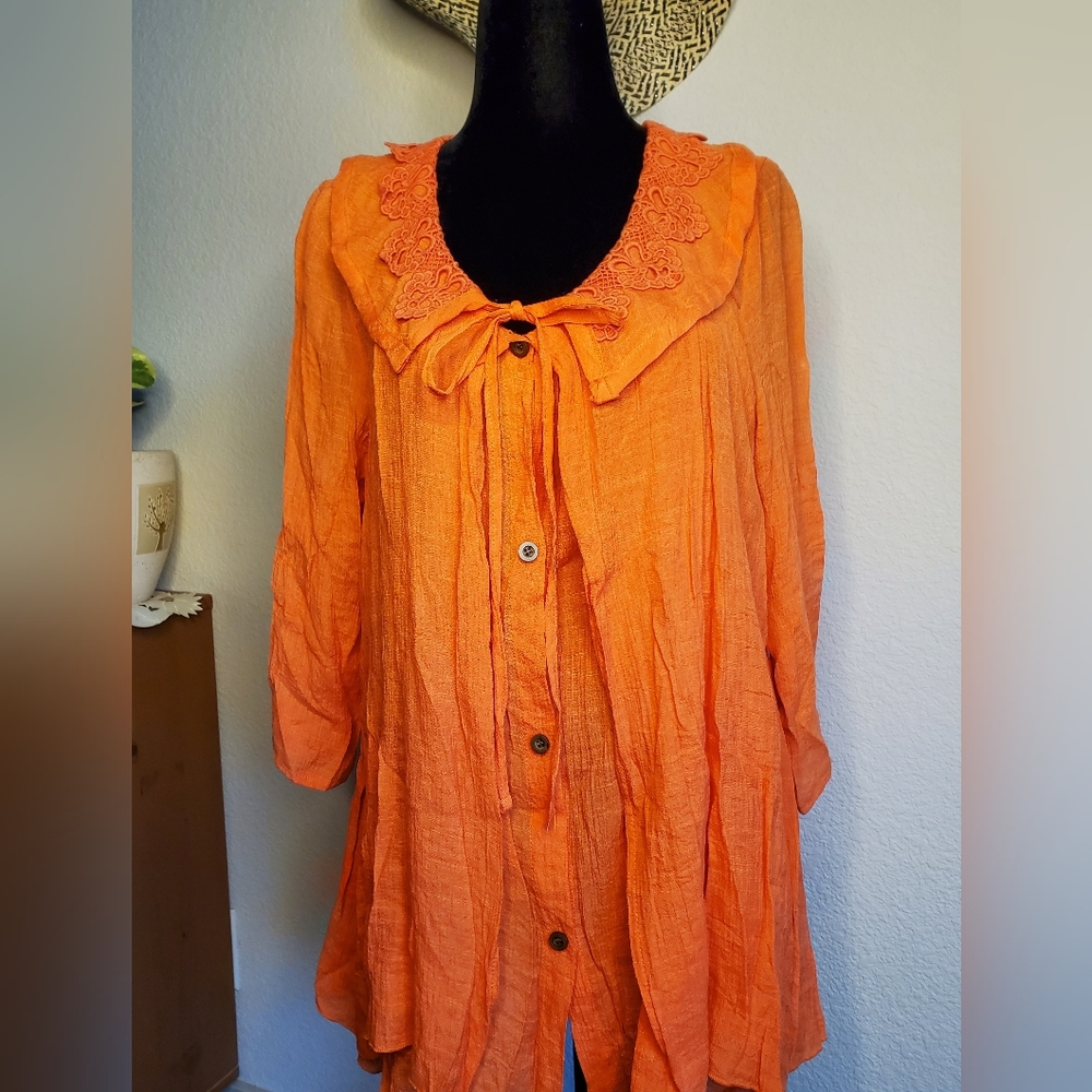 Lady Noiz Crepey Top
